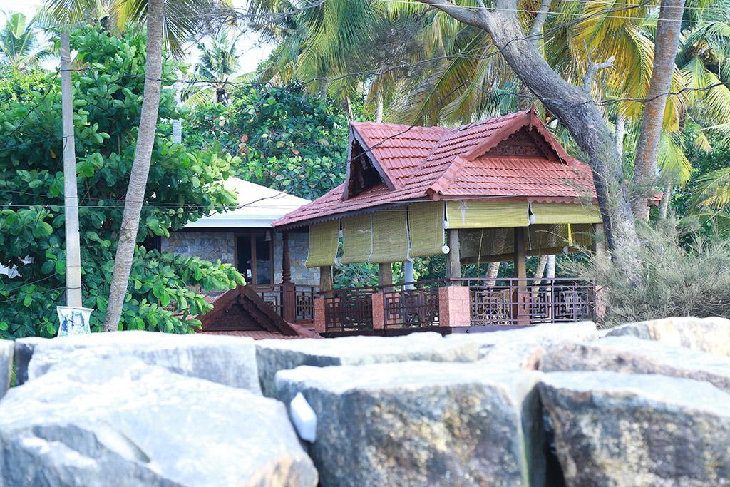 Sea Pearl Hotel Cherai Beach Exterior photo