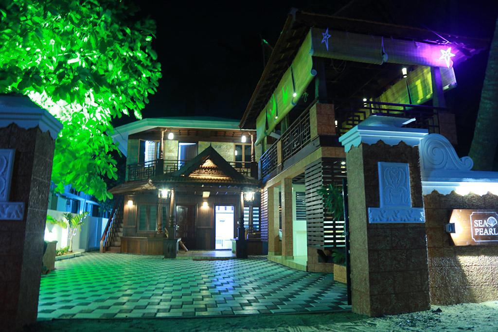 Sea Pearl Hotel Cherai Beach Exterior photo