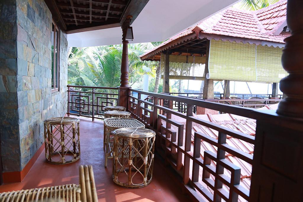 Sea Pearl Hotel Cherai Beach Exterior photo